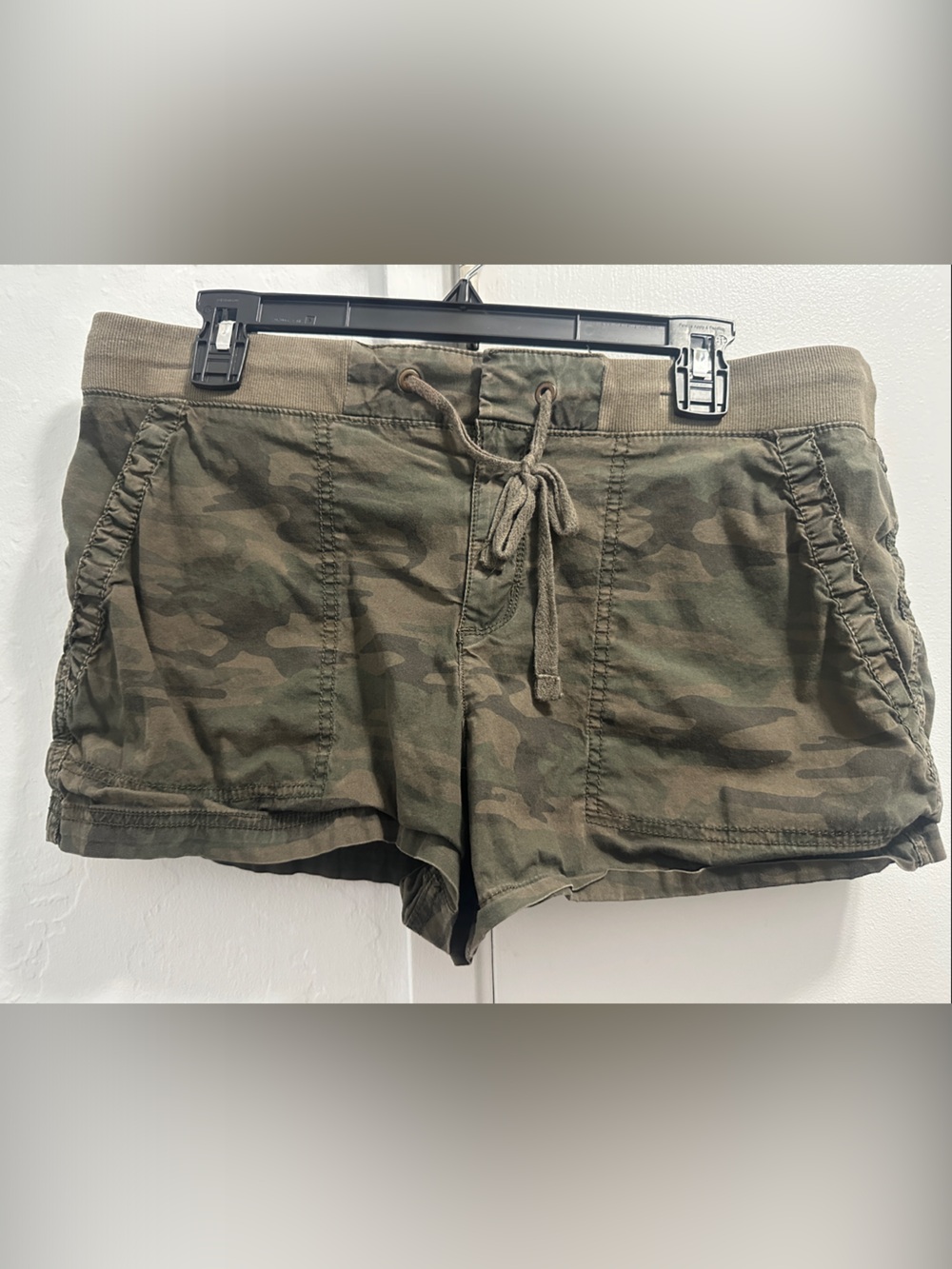 a.n.a women’s Camo Drawstring Athletic Shorts - Olive
